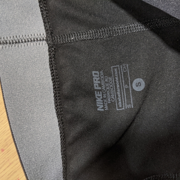 *CHARITY FUNDRAISER* Nike small stretch short shorts size small - Picture 5 of 7